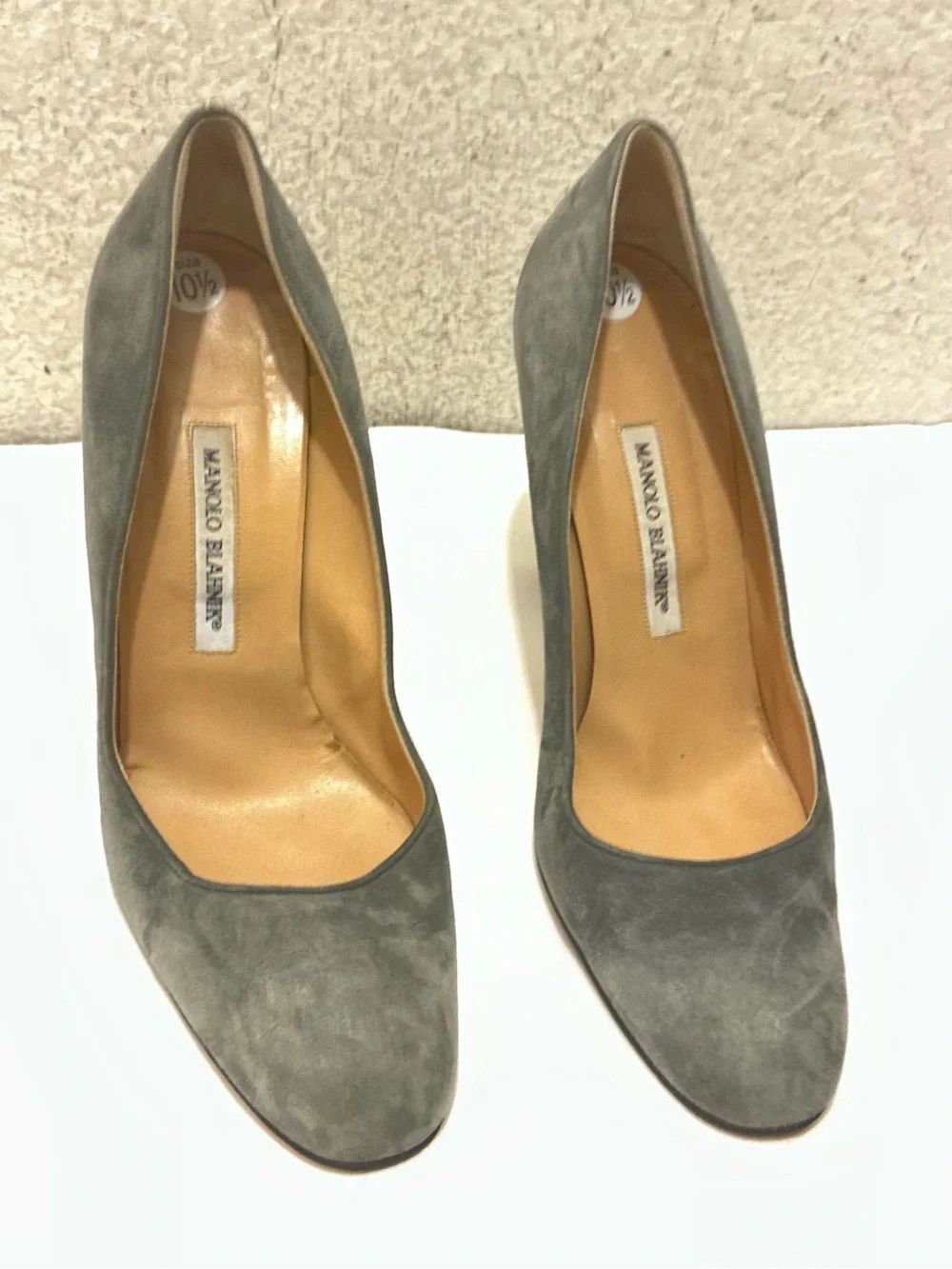 Manolo Blahnik Gray Suede Women's Pumps size 41 1/2